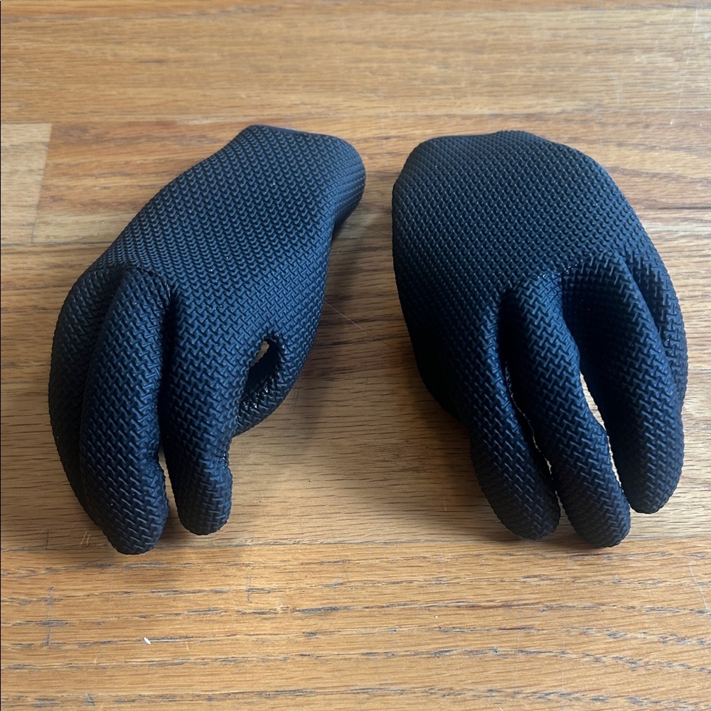Rip Curl Junior Dawn Patrol 2mm Gloves - surfing and diving Age: 6Y
